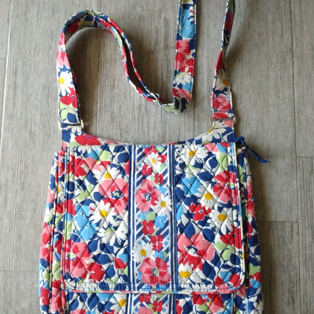 VERA BRADLEY SUMMER COTTAGE MAIL BAG